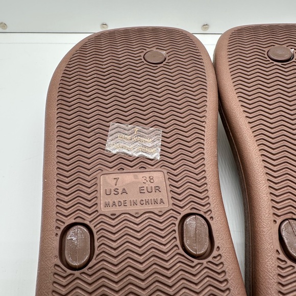 Jeffrey Campbell Flying Private Brown Square Toe Flip Flop Sandals Size 7
NWOT - Picture 7 of 9